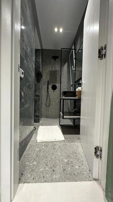 Host Apartament Elio Tiranë Eksteriør bilde