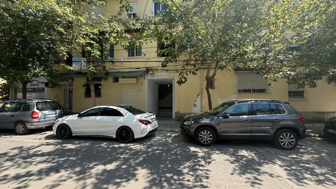 Host Apartament Elio Tiranë Eksteriør bilde